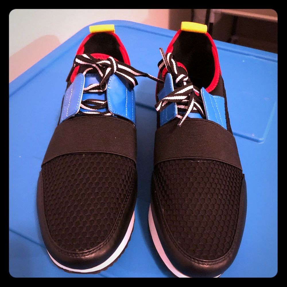 Women’s sneakers